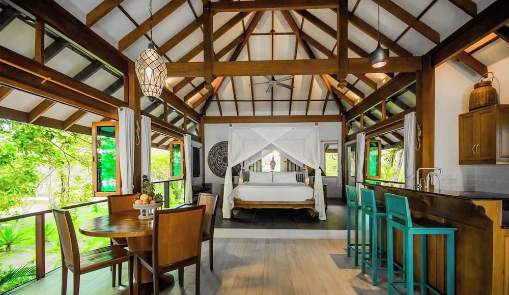 Koh Jum Beach Villas 13/76