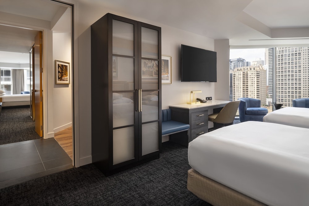 Residence Inn Chicago Downtown Magnificent Mile 11/50