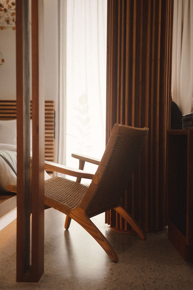 Sichon Cabana Beach Resort 48/80