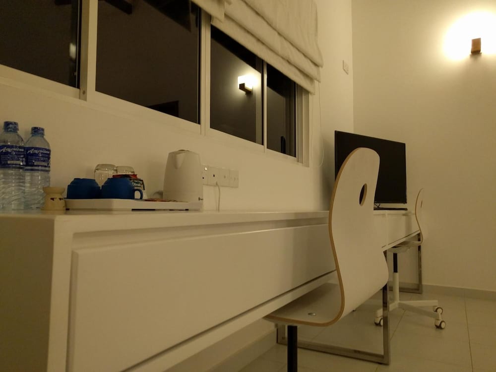 The Residence 41/42