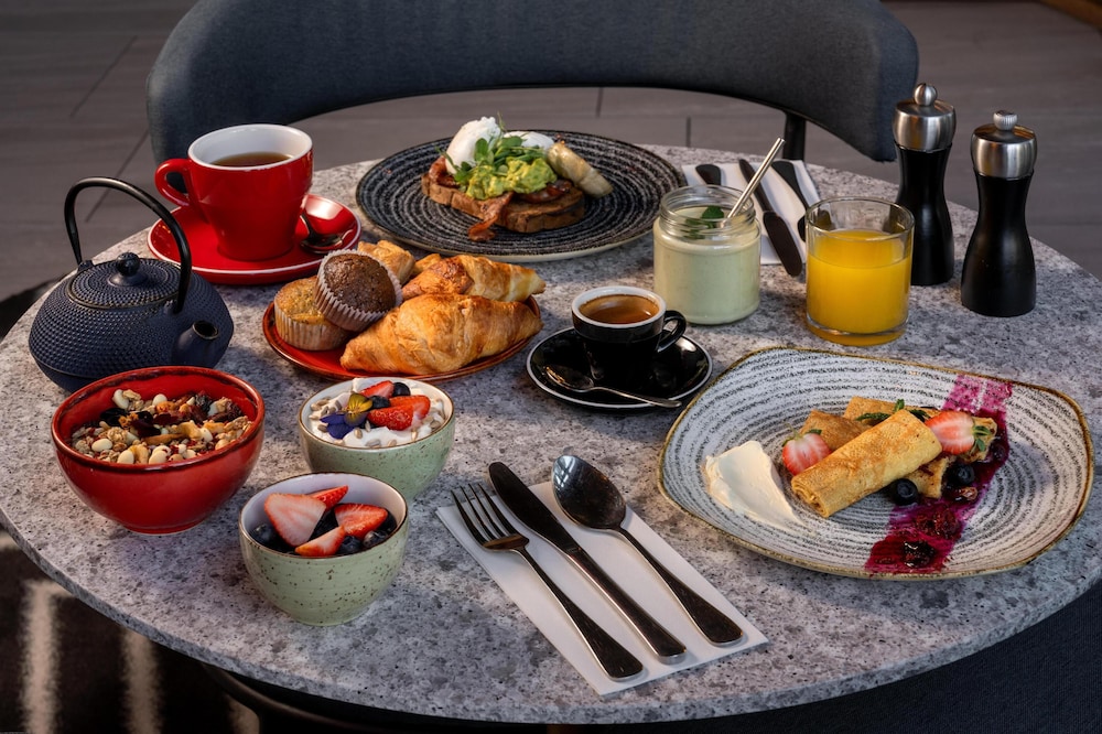 Radisson RED Hotel, Johannesburg Rosebank 56/75