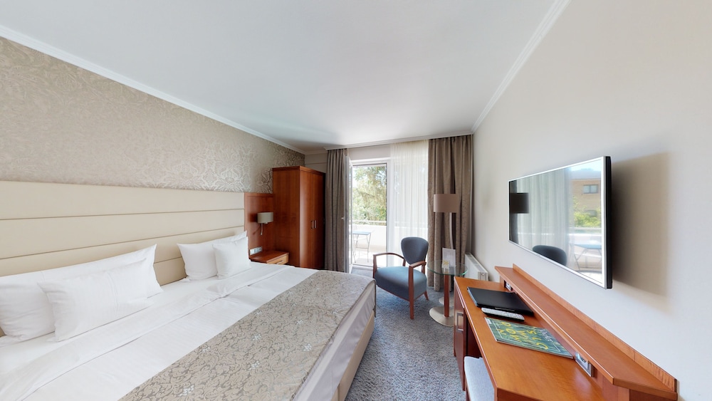 Hotel Oranien Wiesbaden 24/66
