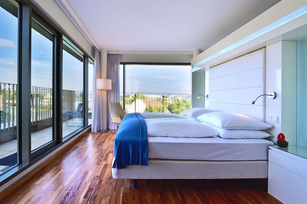 Pestana Berlin Tiergarten 25/85