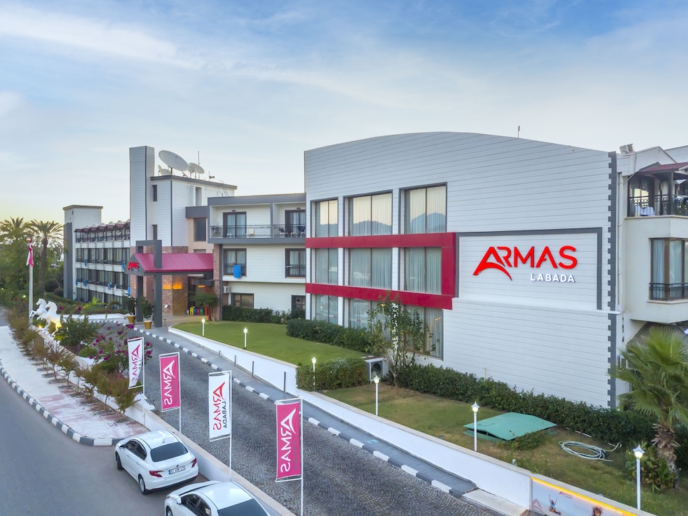 Armas Labada Hotel 13/71