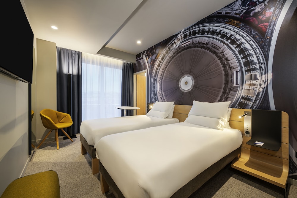 NOVOTEL BELLEVILLE PARIS 20 23/69