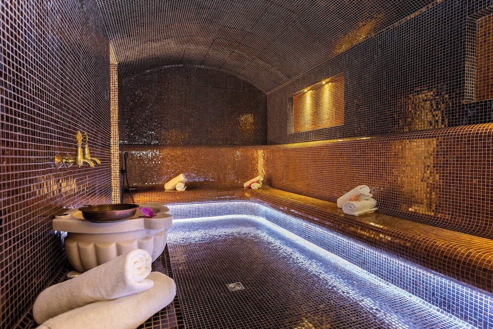swimming pool spa