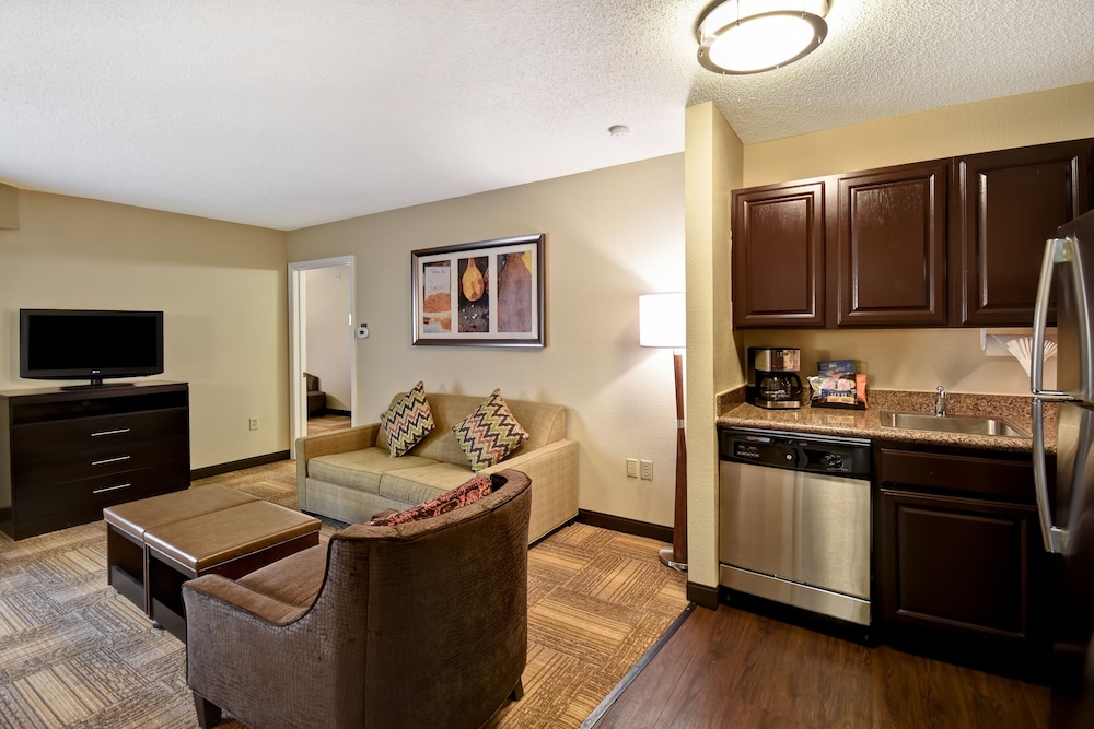 Staybridge Suites Grand Rapids-Kentwood 45/58