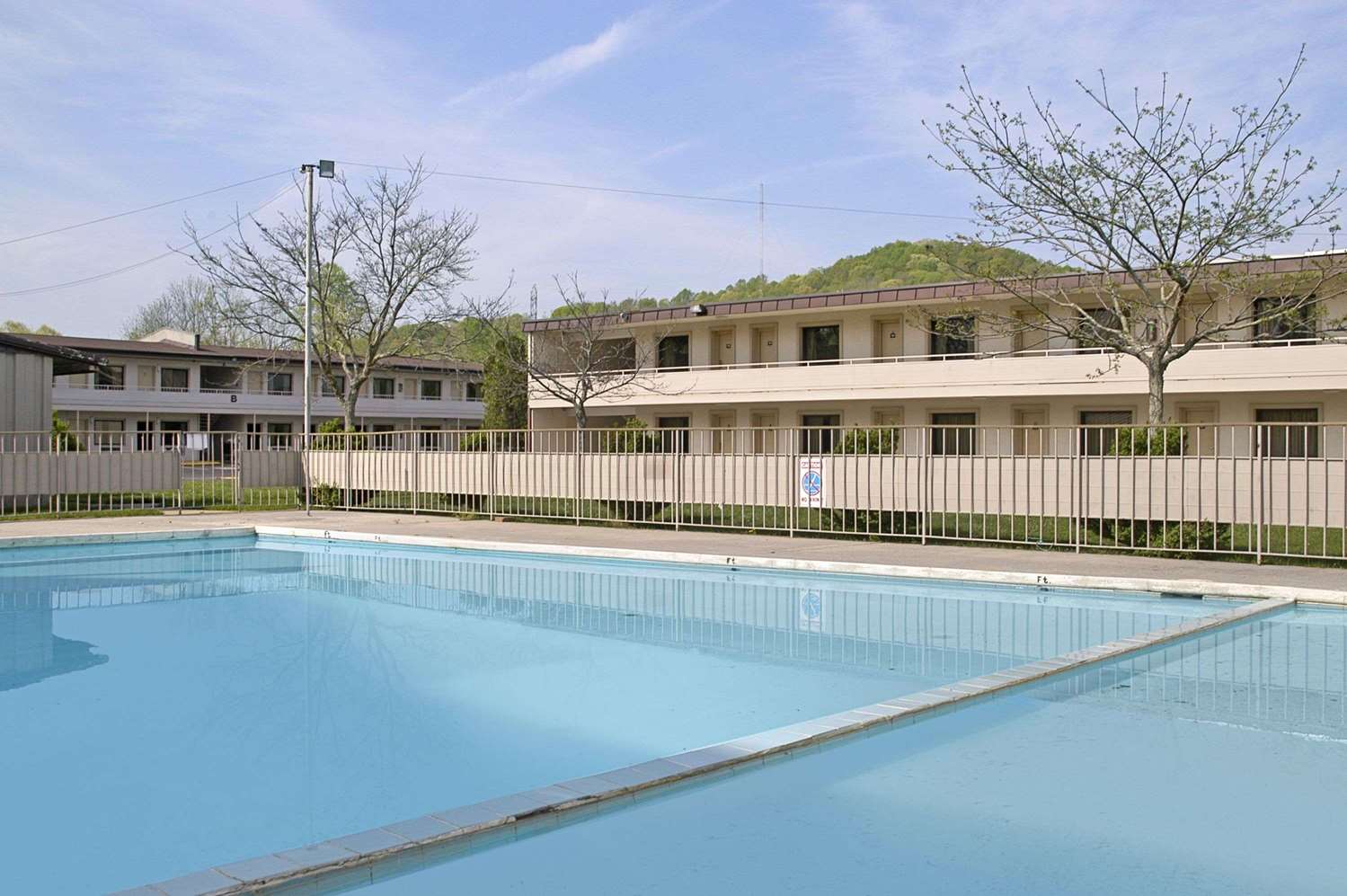 Days Inn by Wyndham Oak Ridge Knoxville 9/16
