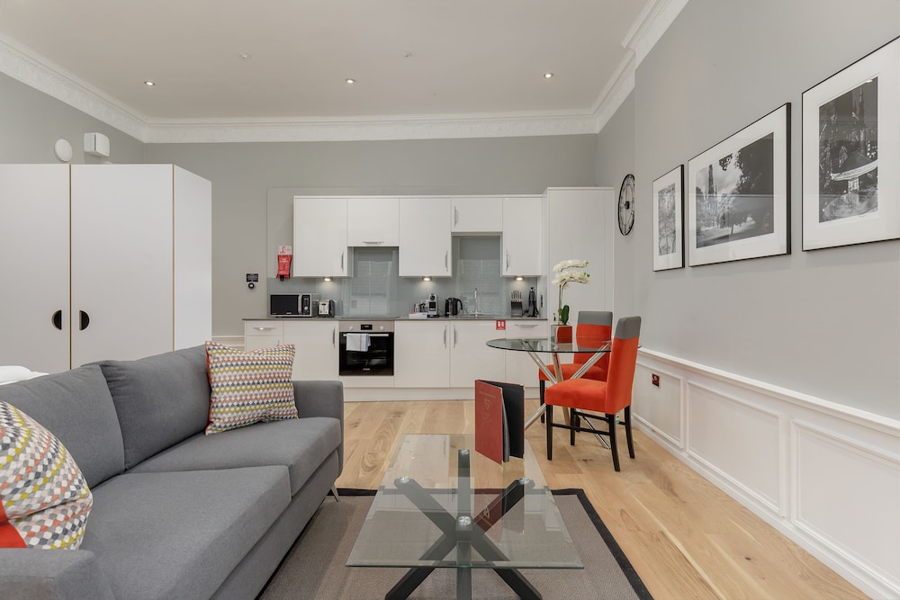 Destiny Scotland Hanover Apartments 36/50