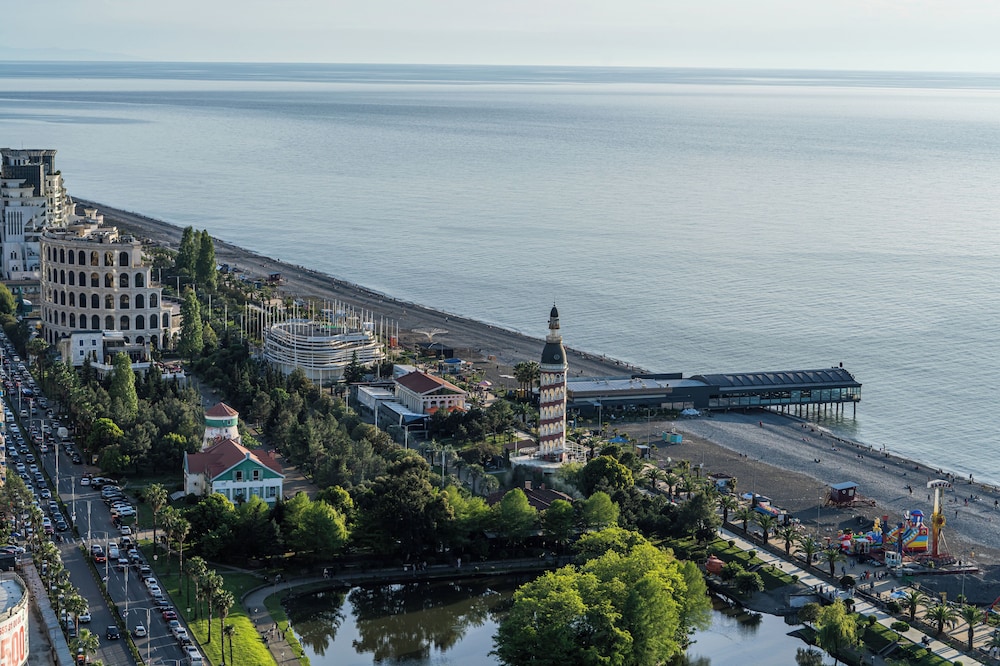 Alliance Palace Batumi 40/45