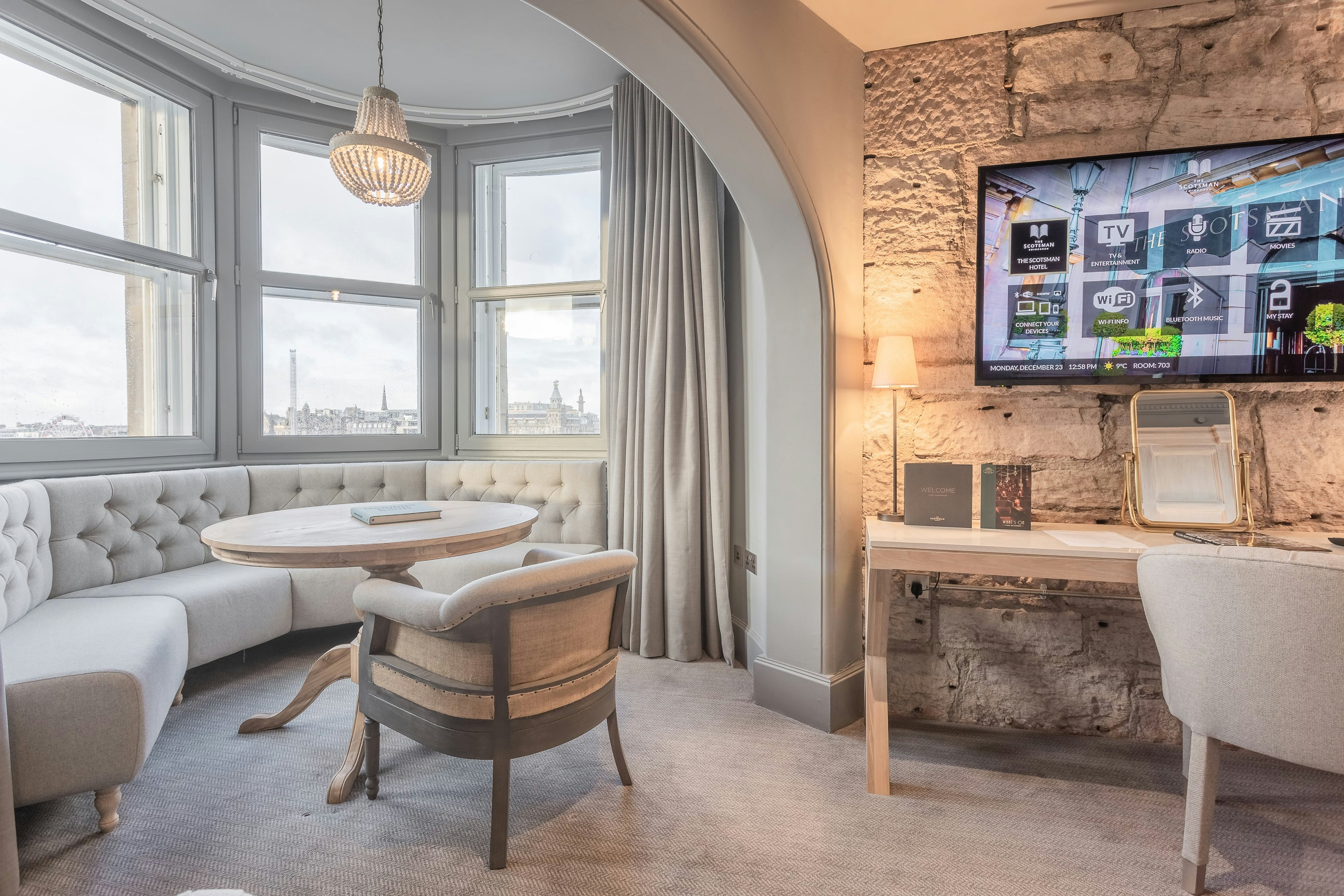 Scotsman Hotel 24/50