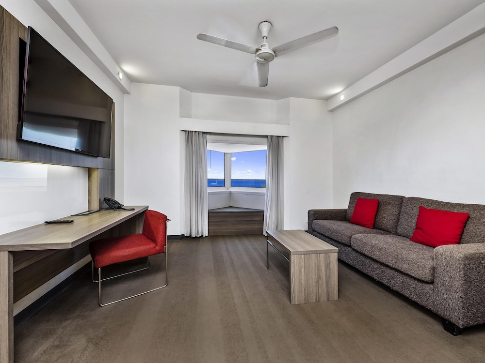 Novotel Darwin CBD 46/64
