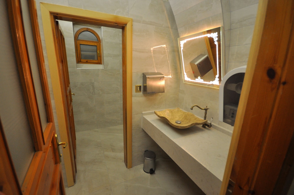 Kral Hotel 26/26