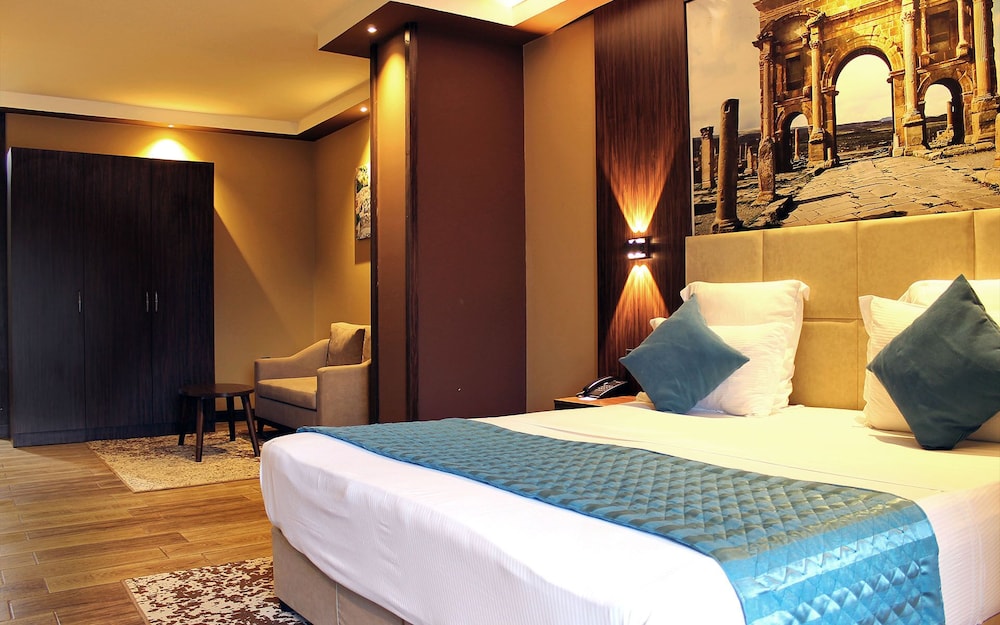 LB Suite Hotel 14/51
