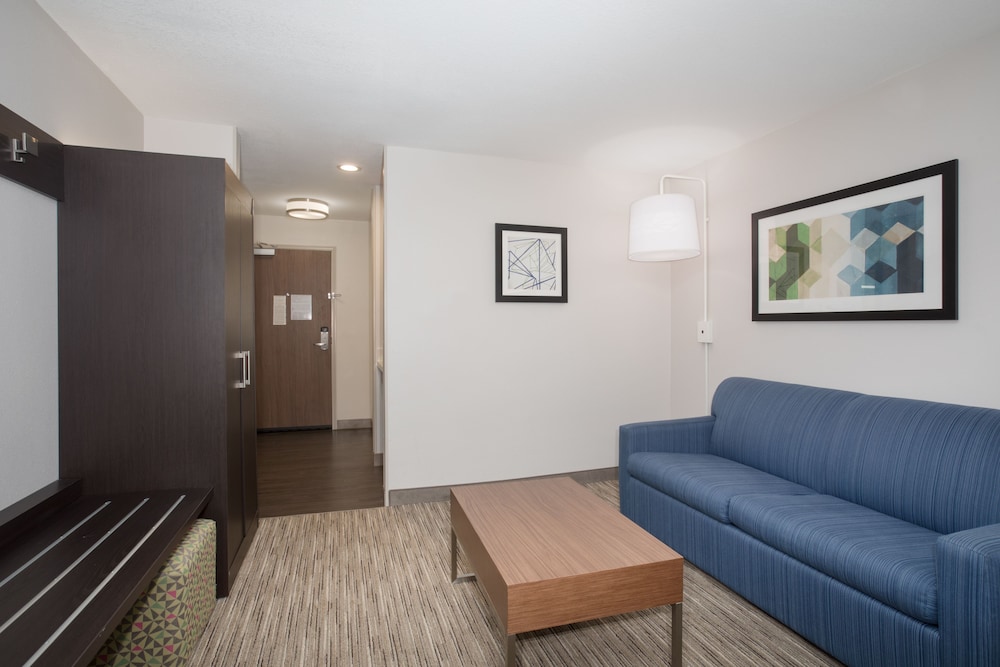 Holiday Inn Express Hotel Suites Longmont 32/49