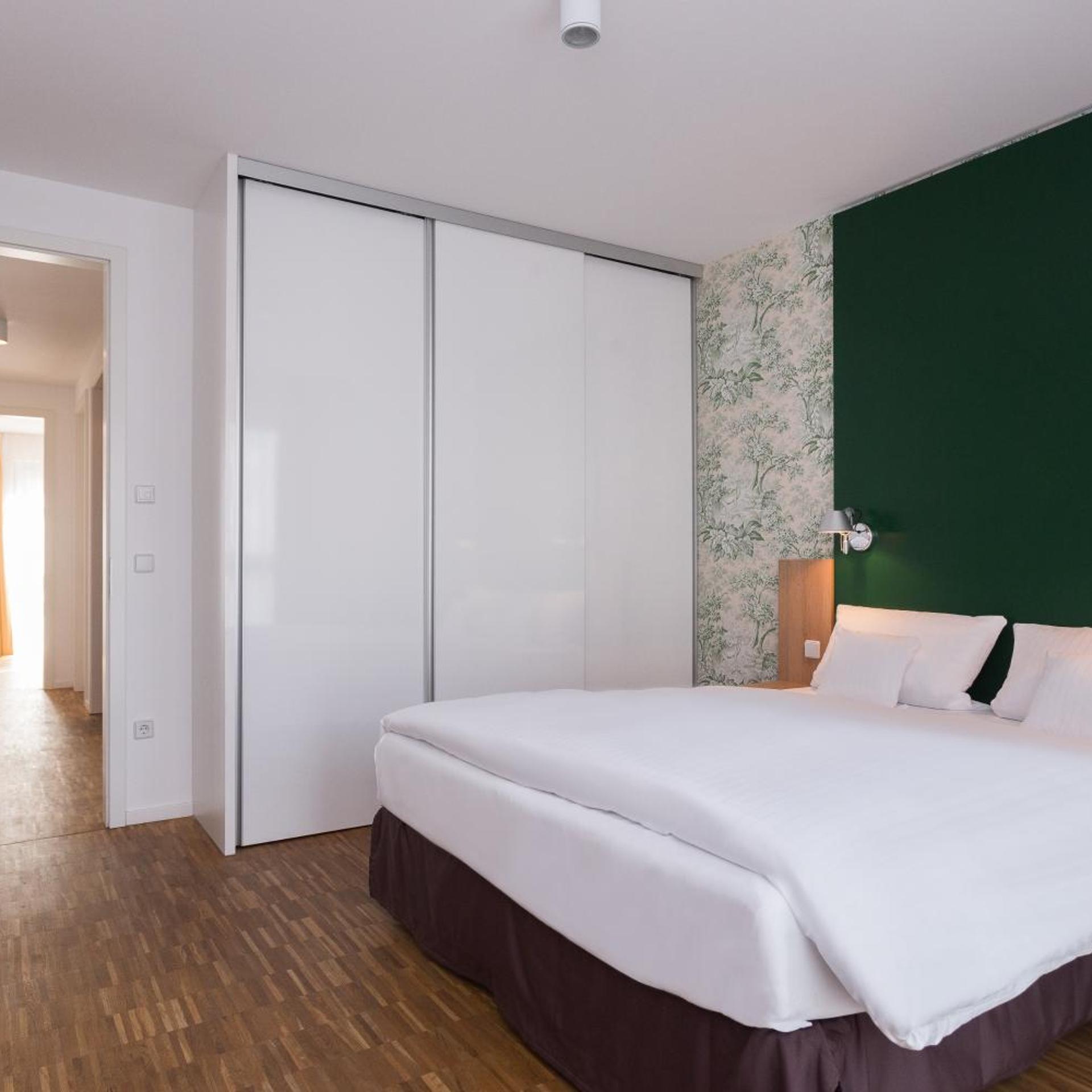 SUPERIOR, DOUBLE BED