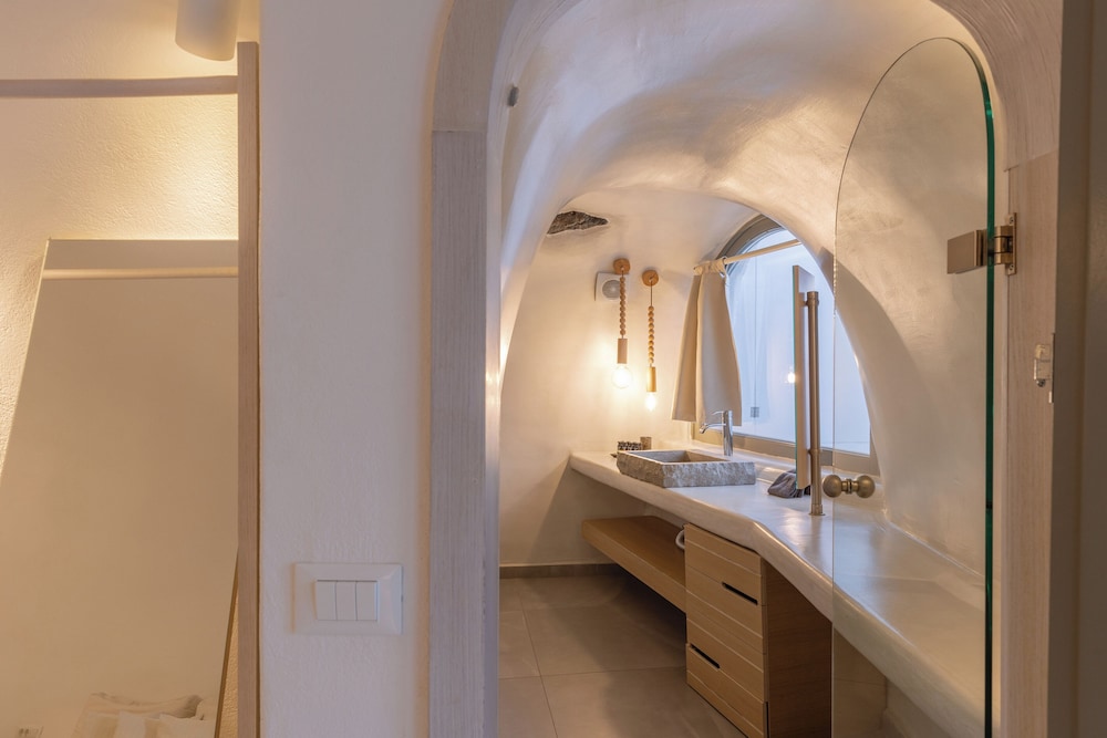 CAVE, SIGNATURE, SUITE, OUTDOOR JETTED TUB