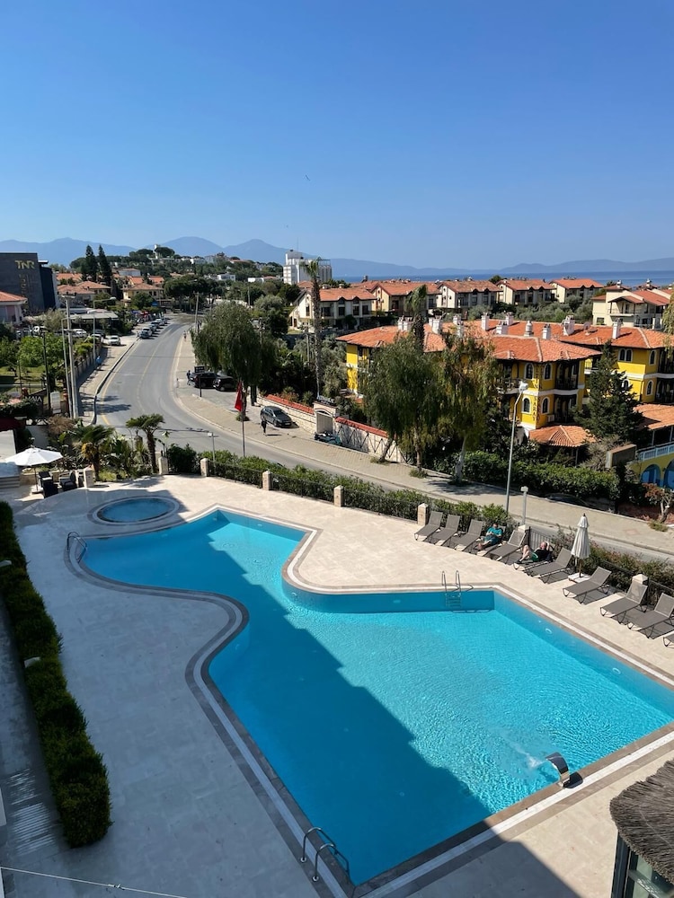 Carina Hotel 63/72