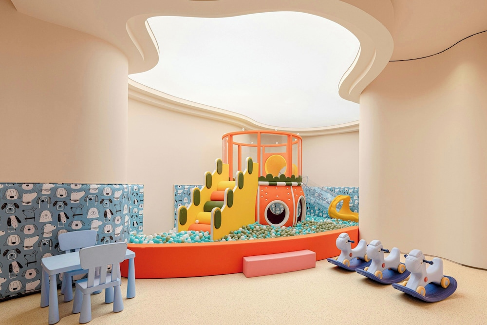 Grand Metro Park Universal Dinosaur Town Hotel 43/50