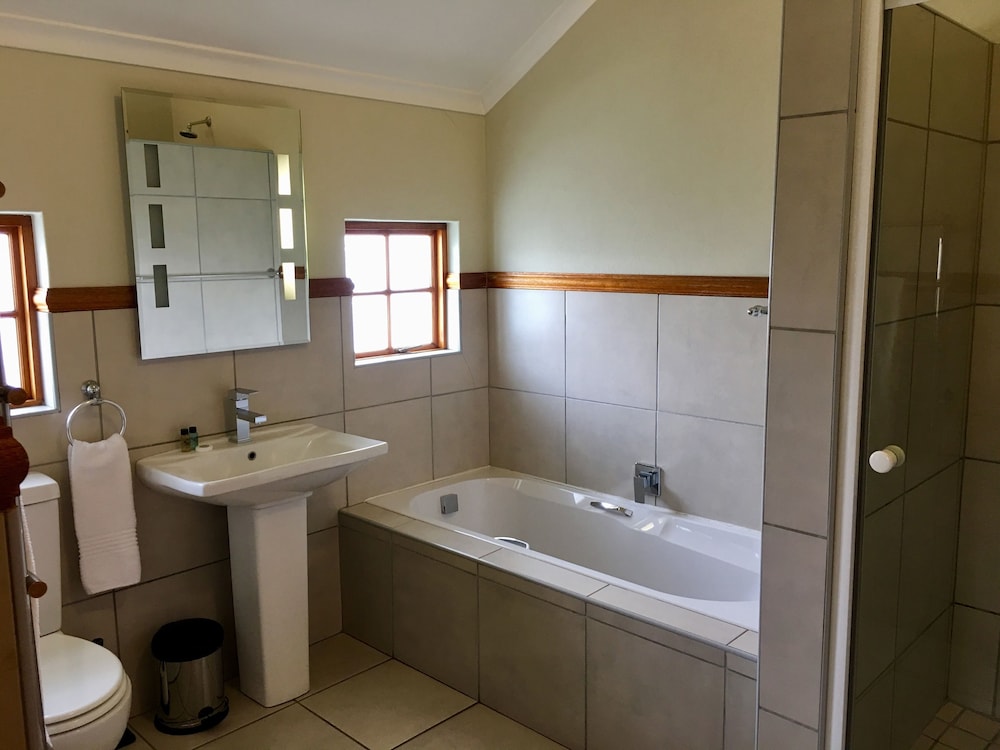 Dunvegan Execu Lodge 24/24