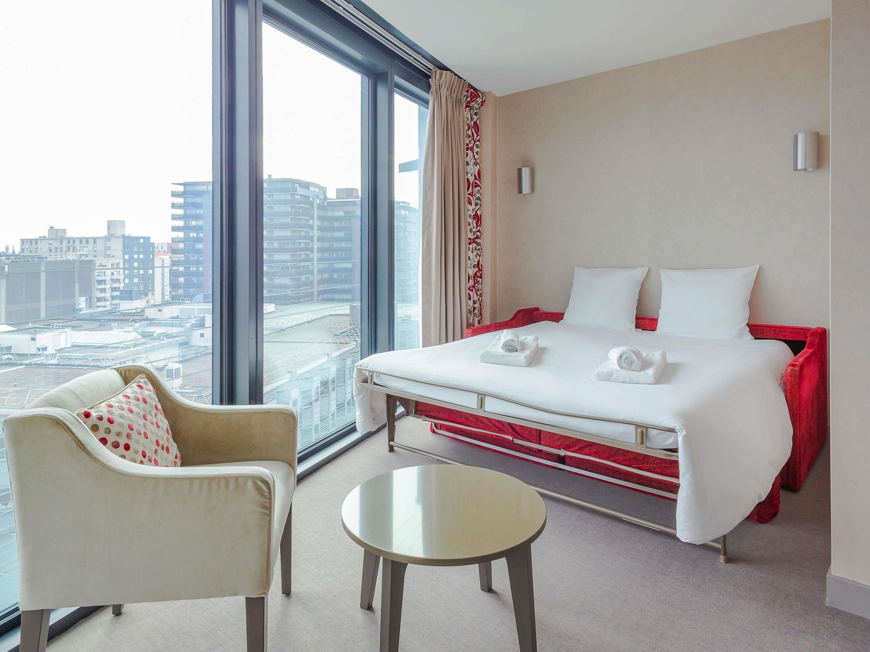 JUNIOR SUITE, FAMILY, KING BED