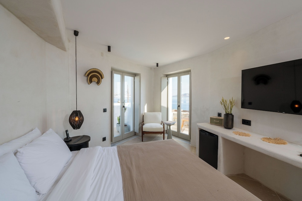 LUXURY, SUITE
