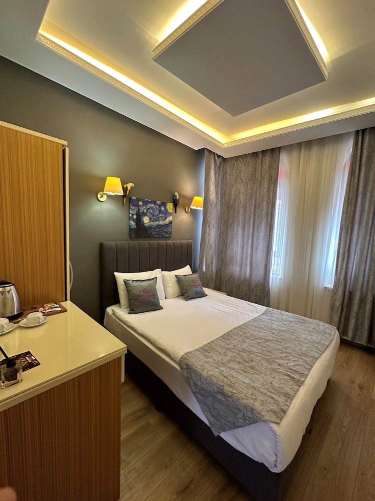 SUPERIOR, DOUBLE BED