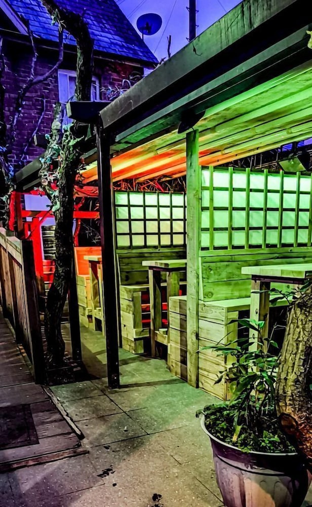 Ox Hotel Bar & Grill 6/67
