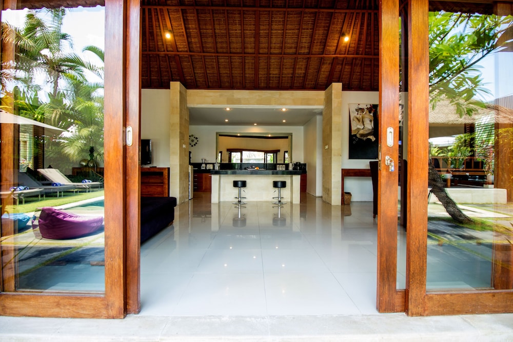 Amore Villas 6/43