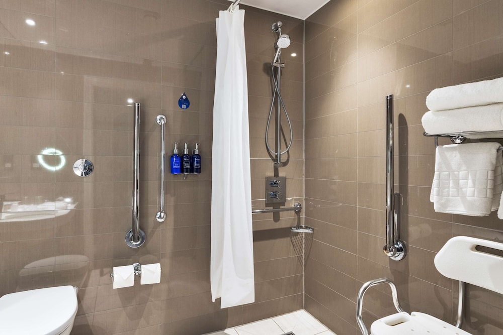 Radisson Blu Hotel, Edinburgh City Centre 50/50