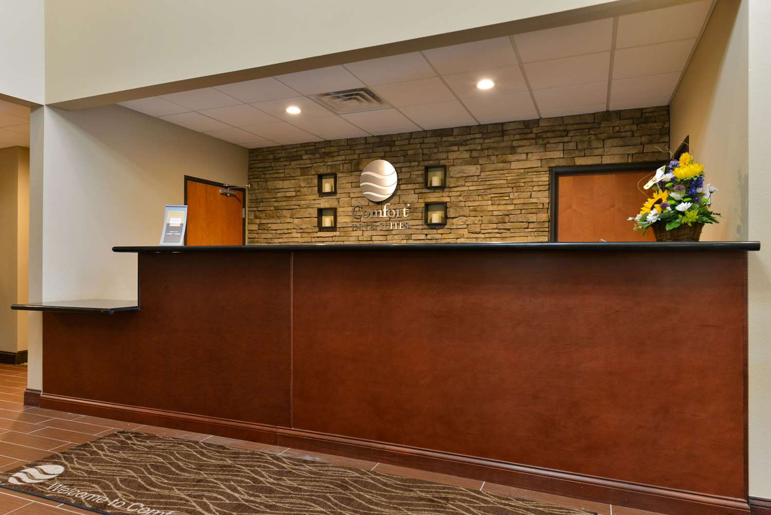 Days Inn & Suites by Wyndham Manheim Lebanon 7/26