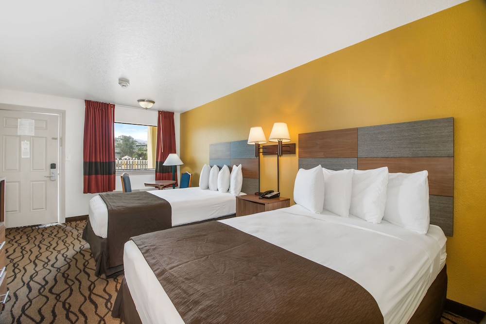 Motel6 Galveston, TX - Beach/Seawall 25/48