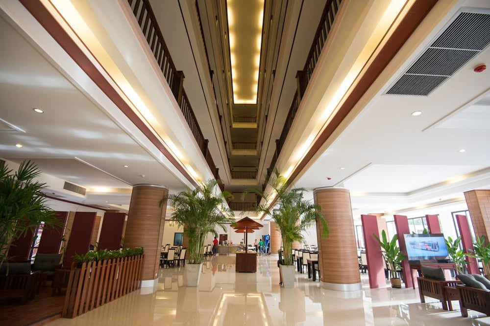 The President Hotel at Chokchai 4 11/57