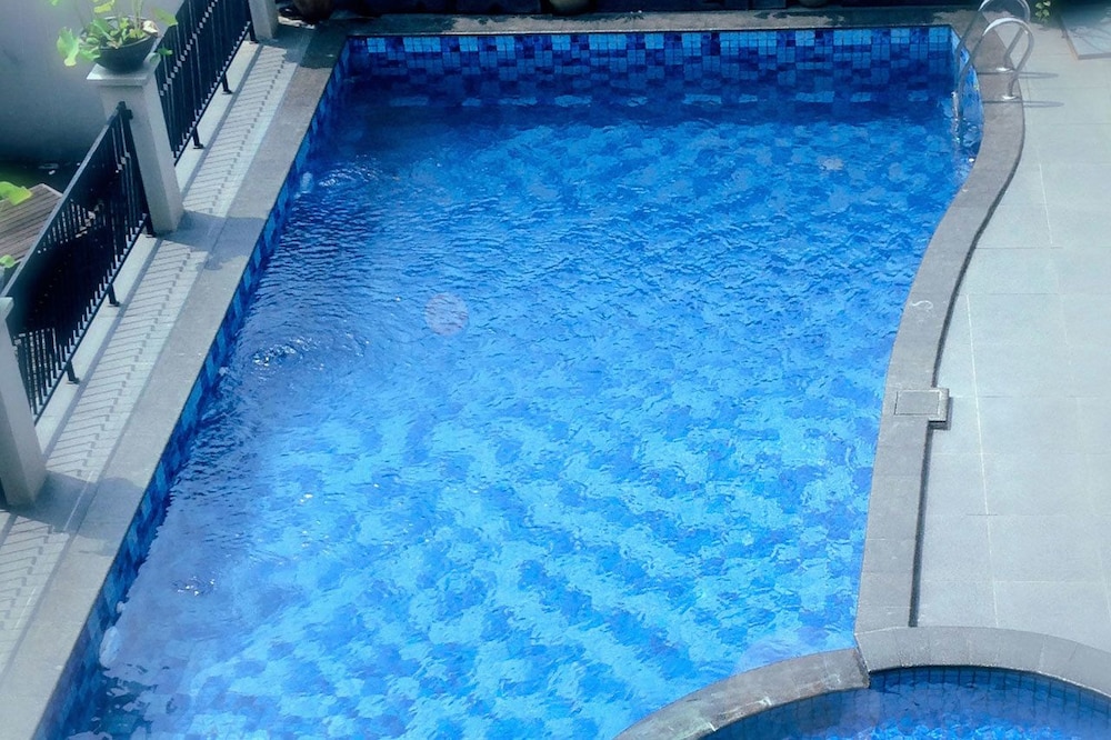 Permata Hotel 4/45