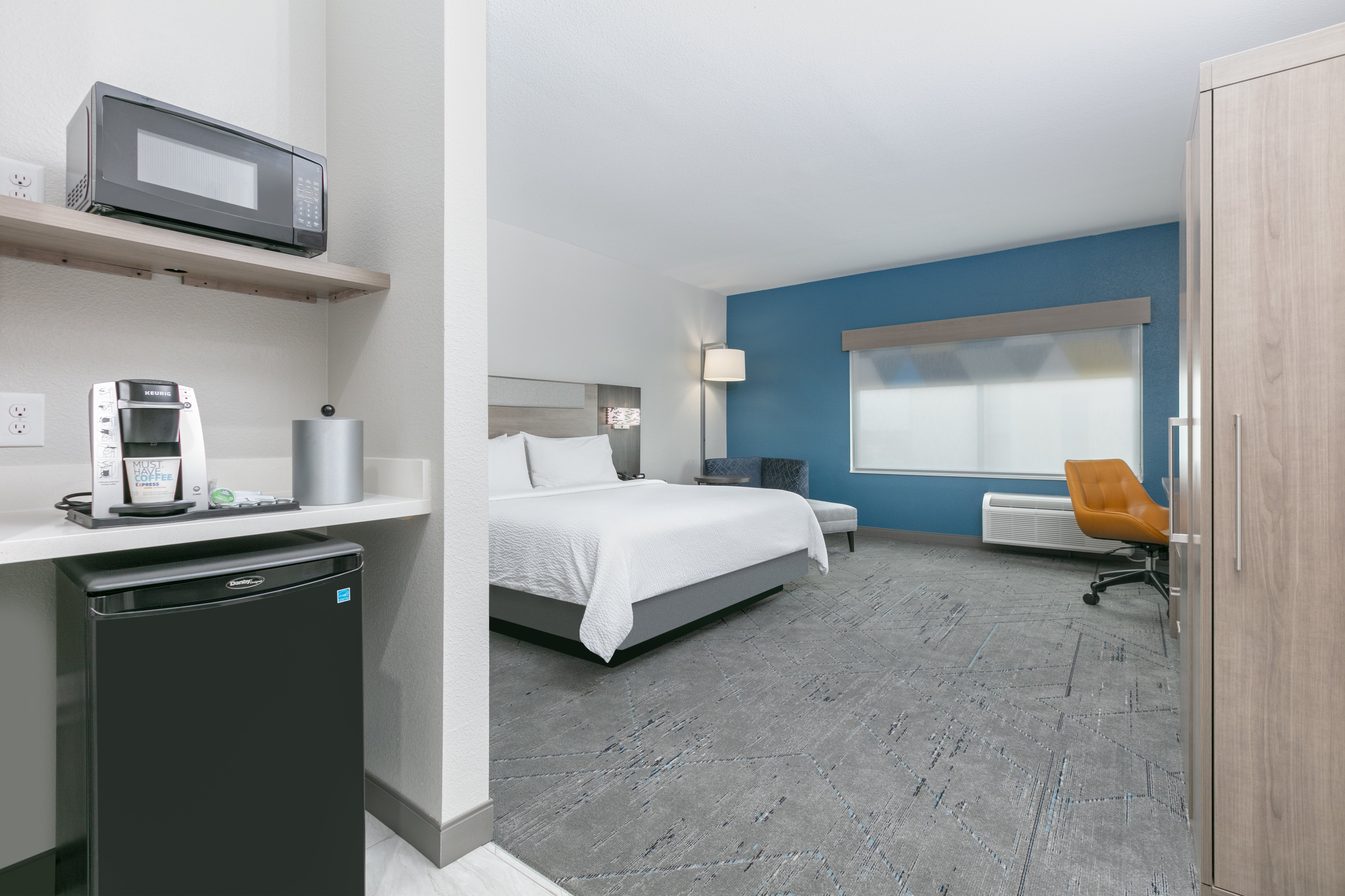 Standard, King Bed, Extra Floor Space، Holiday Inn Express & Suites - Dallas Plano North, an IHG Hotel 3/5