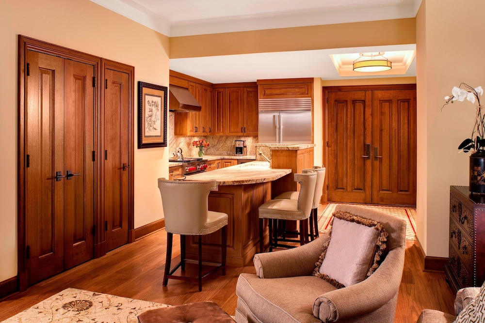 The St. Regis Deer Valley 54/70