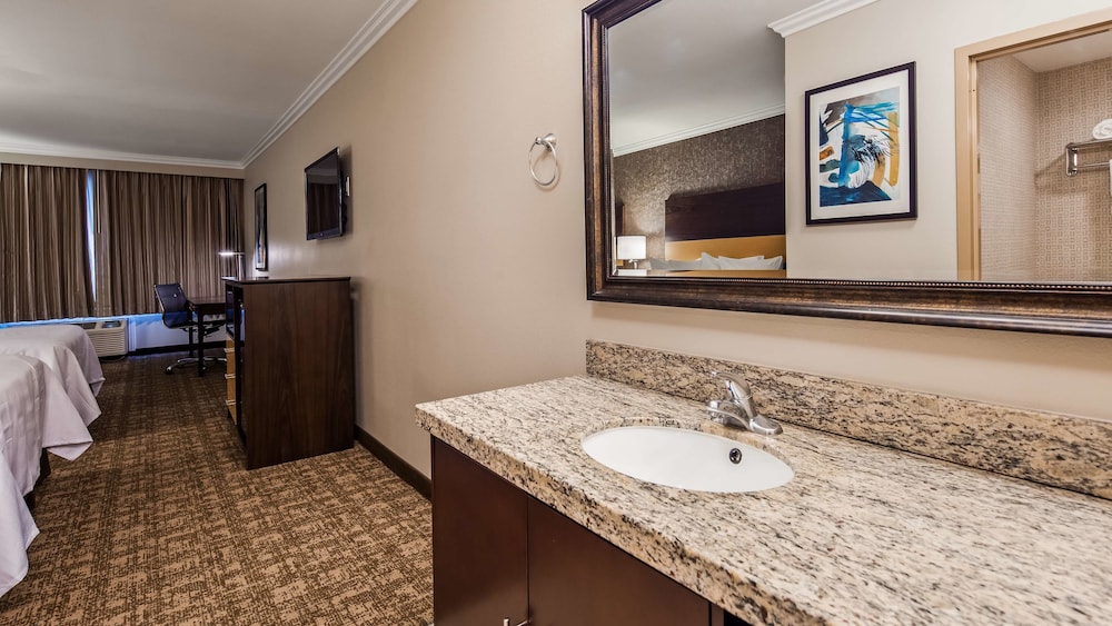Best Western Los Angeles Worldport Hotel 11/32