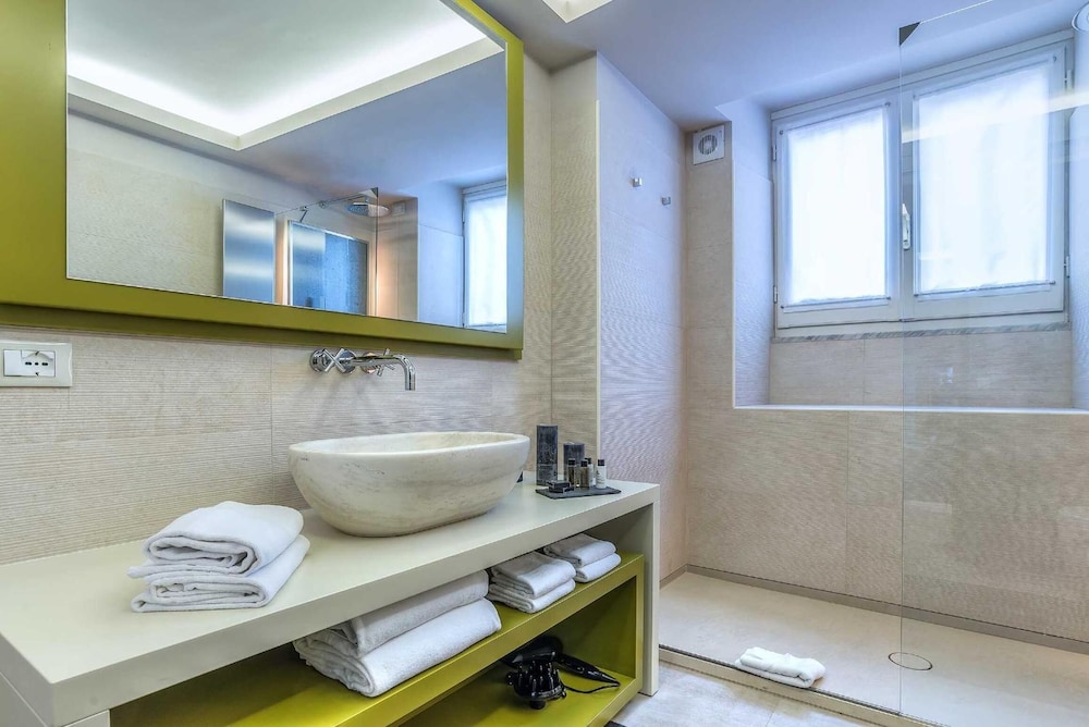 Via Veneto Prestige Rooms 4/59