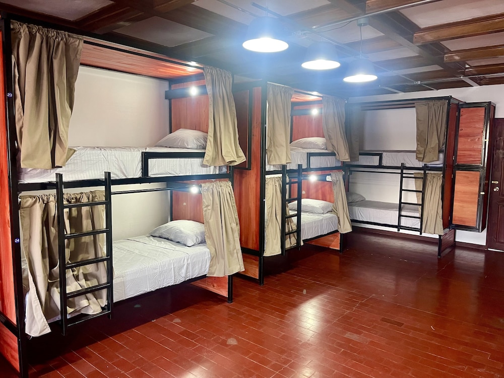 MIXED DORM, STANDARD, 4 BEDS