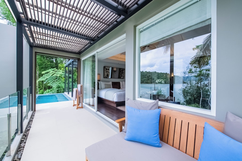 2 Bedrooms, Pool, Suite, King and Twin Beds 7/10