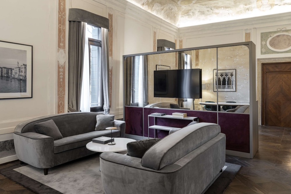 Radisson Collection Hotel, Palazzo Nani Venice 50/77