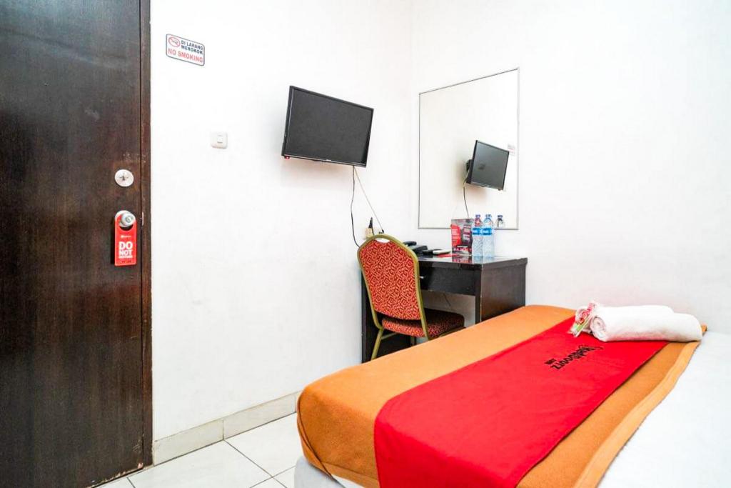 Reddoorz Plus Pasar Baru 16/43