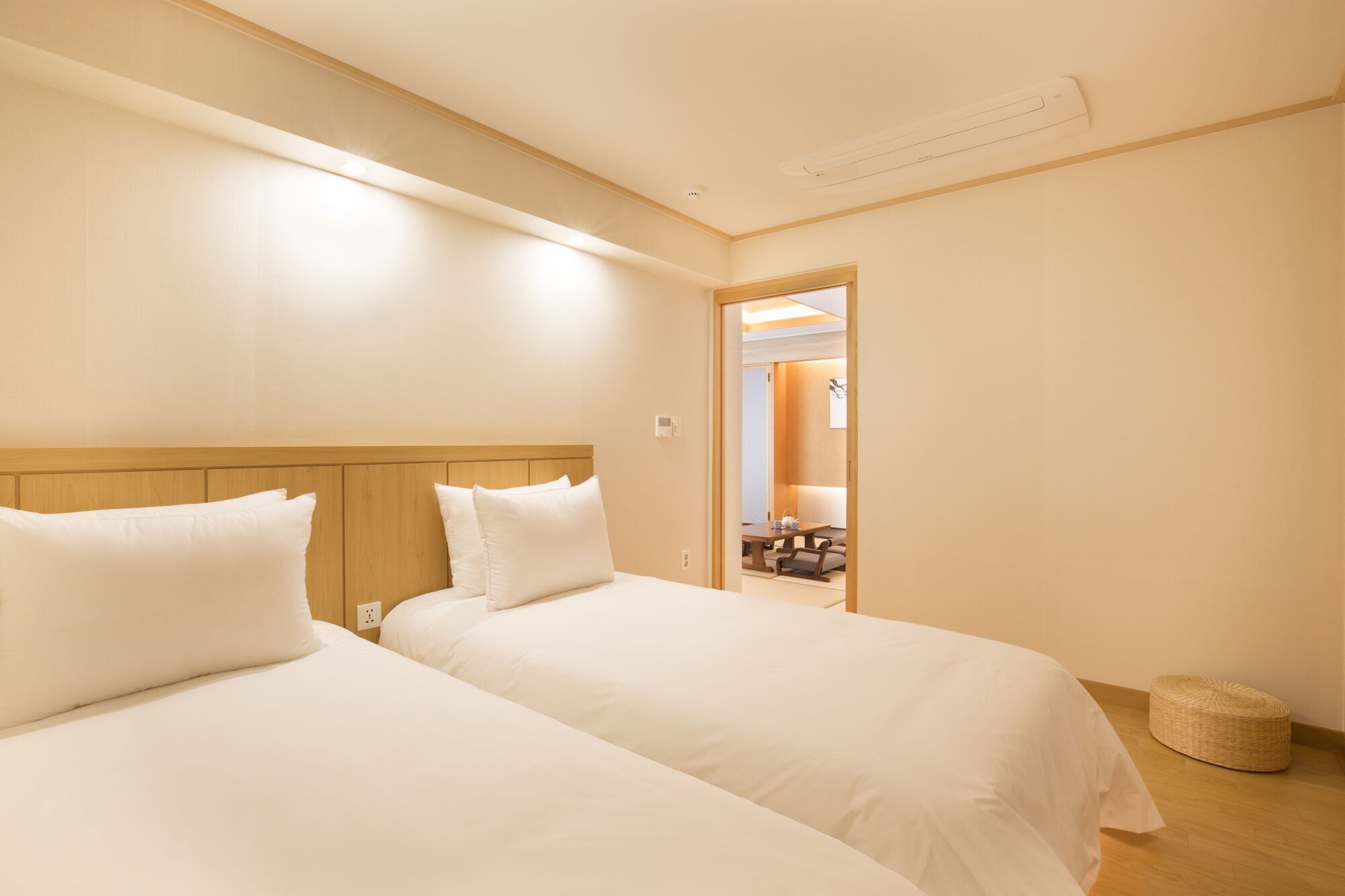 Ryokan, Twin Beds, Tatami
