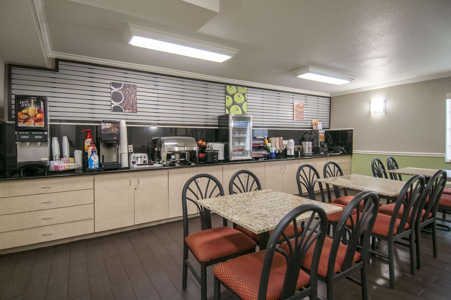 restaurant cafeteria
