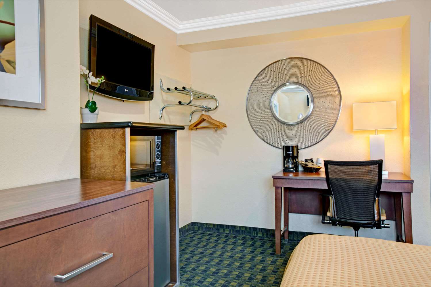 Lobby at Days Inn by Wyndham San Francisco - Lombard, SAN FRANCISCO - CA