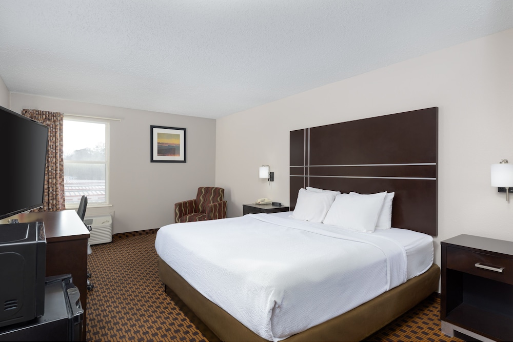 Super 8 by Wyndham Chattanooga East/Hamilton Place 12/47