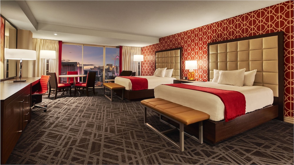 RESORT, STUDIO, SUITE, 2 QUEEN BEDS, HIGH ROLLER VIEW