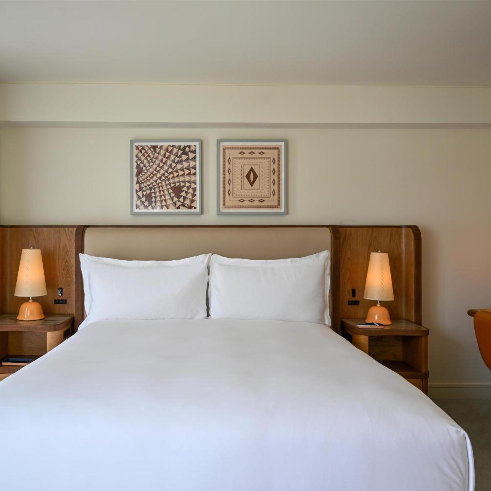 Superior, Deluxe, King Bed, City View