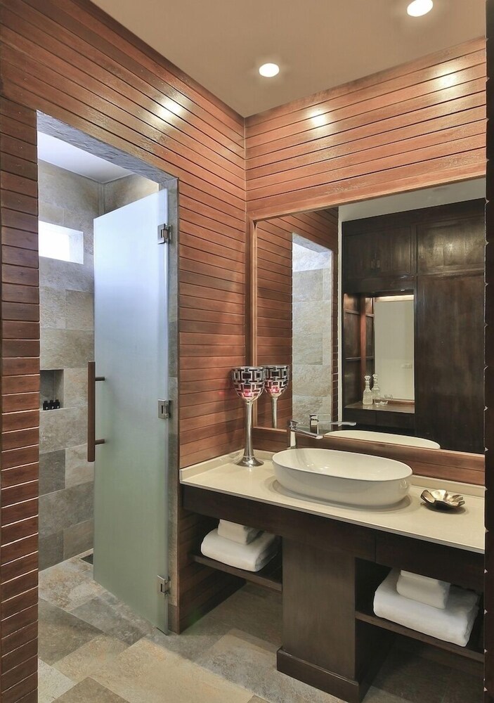 The Privilege Hotel Ezra Royal Garden 33/33