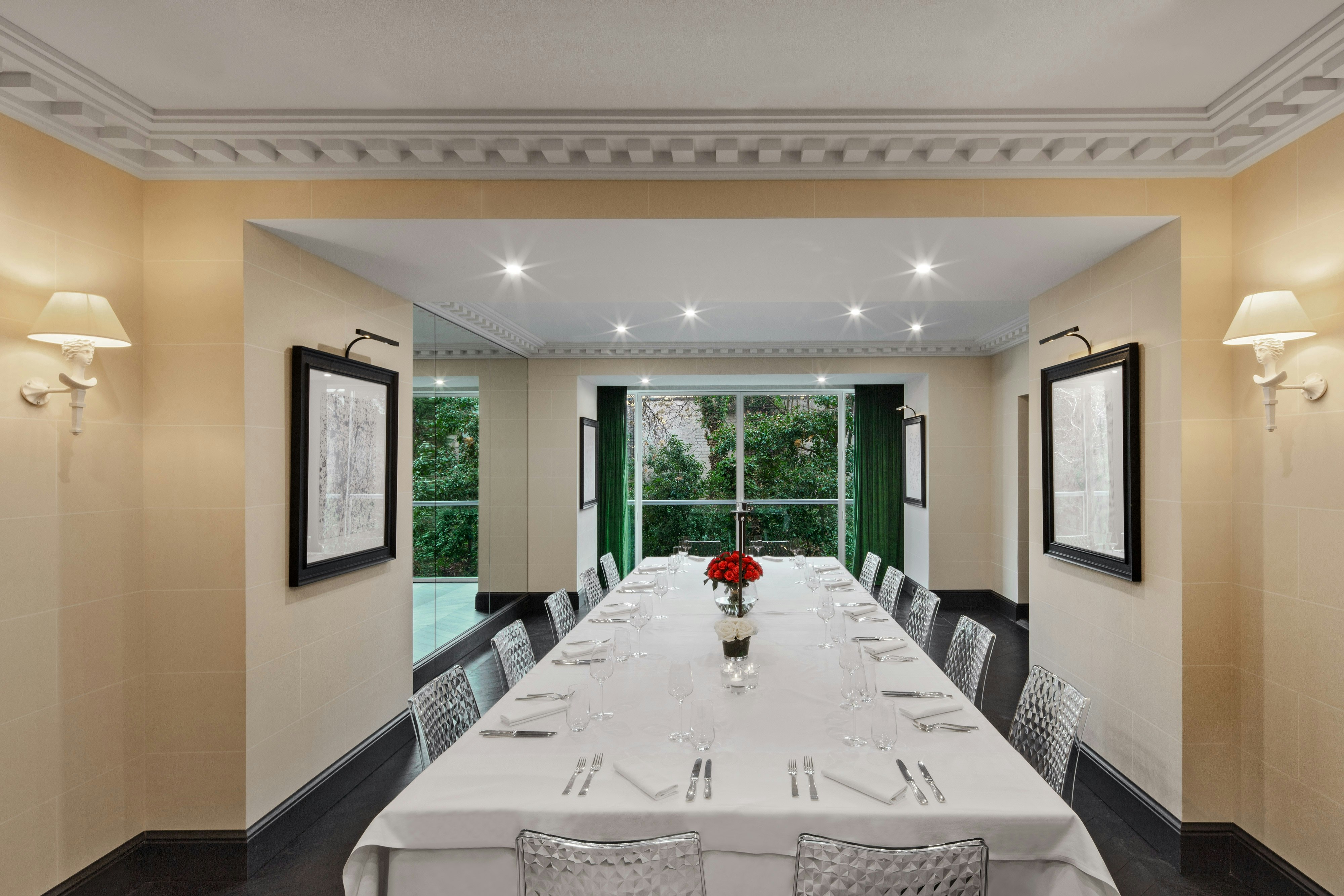 Hotel De Berri Champs-Elysees, A Luxury Collection Hotel, Paris 17/19